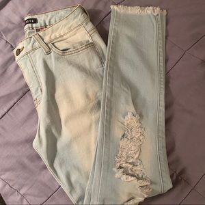 ⭐️ LAST DAY TO BUY! FN Light Wash Distressed Jeans